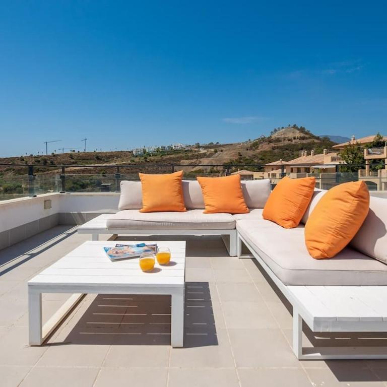 Golf-Front Villa Private Pool Sleeps 8 - Apartment - 21
