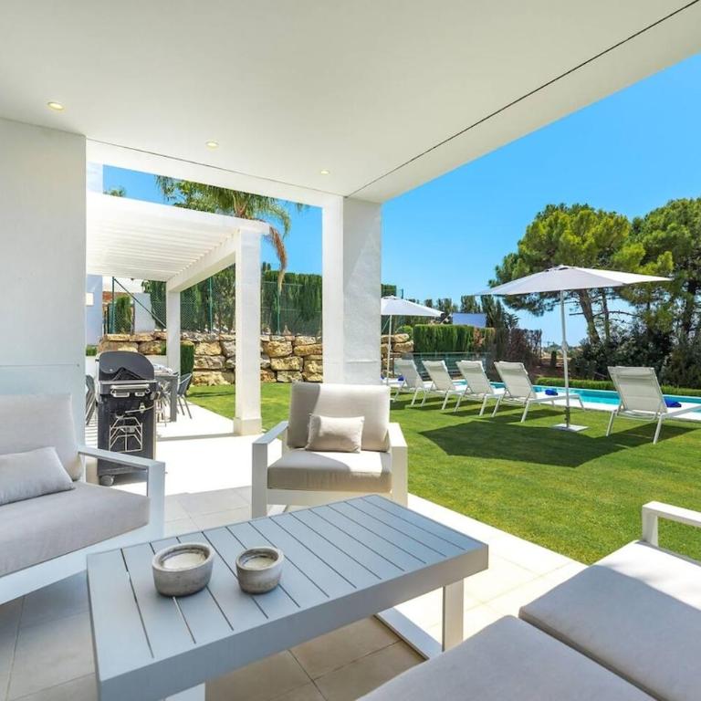 Golf-Front Villa Private Pool Sleeps 8 - Apartment - 29