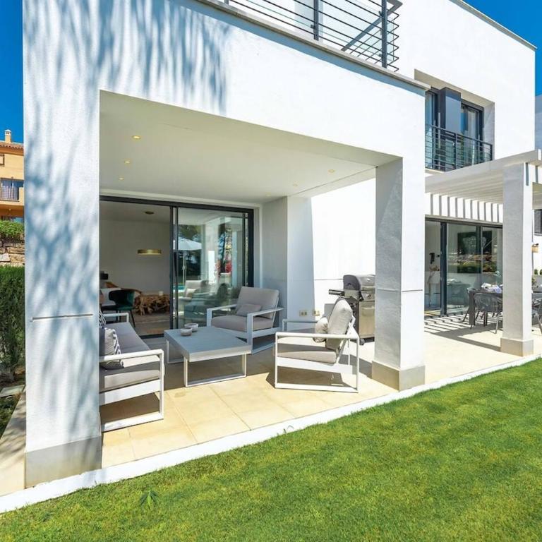 Golf-Front Villa Private Pool Sleeps 8 - Apartment - 39