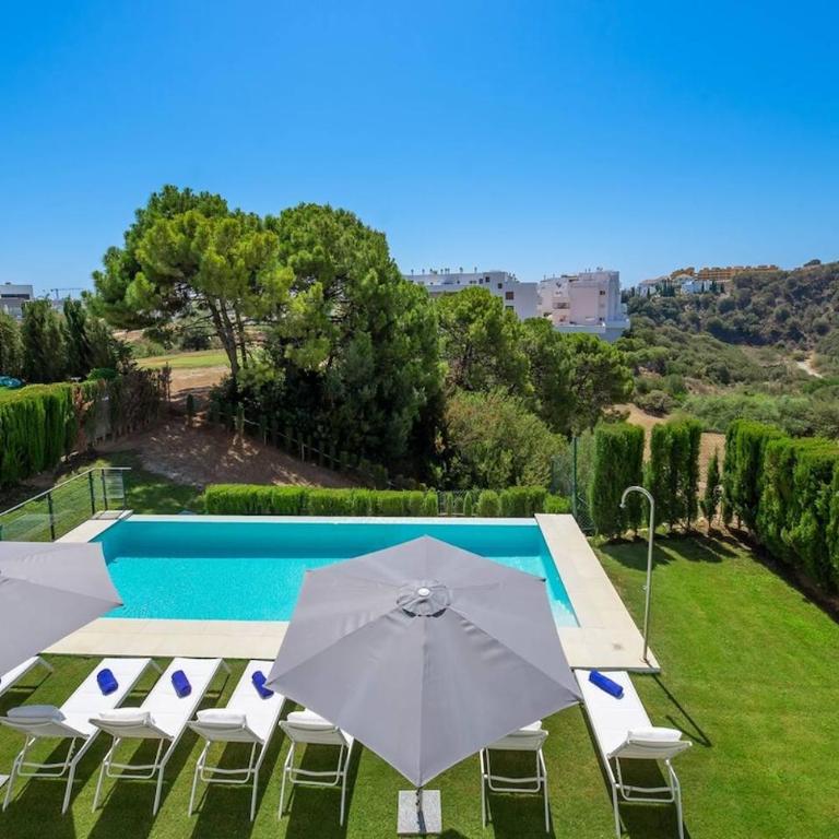 Golf-Front Villa Private Pool Sleeps 8 - Apartment - 41
