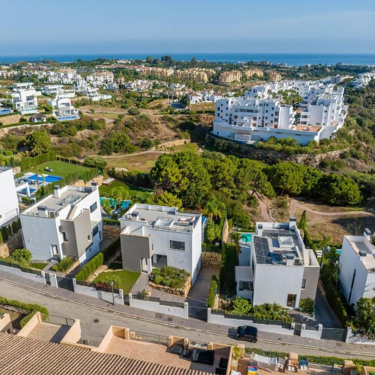 Golf-Front Villa Private Pool Sleeps 8 - Apartment - 44