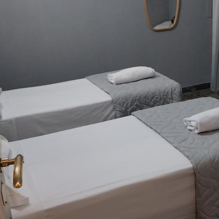 Hotel Guesthouse MASSENA - Camera Tripla Basic con Bagno in Comune - 2