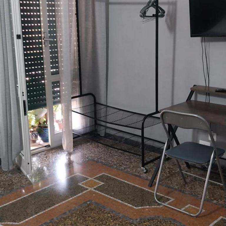 Hotel Guesthouse MASSENA - Camera Tripla Basic con Bagno in Comune - 3
