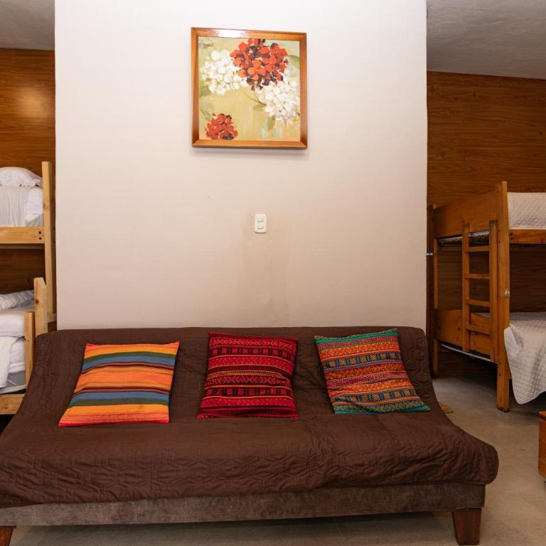 Spacious house with BBQ, patio & mountain views - Casa de 2 dormitorios - 8