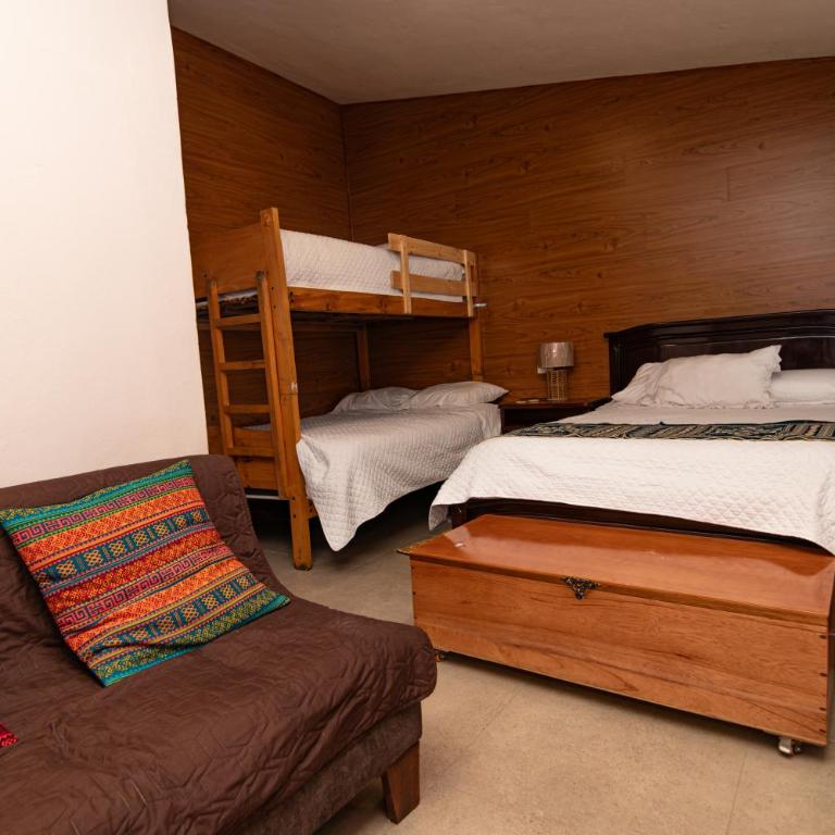 Spacious house with BBQ, patio & mountain views - Casa de 2 dormitorios - 7