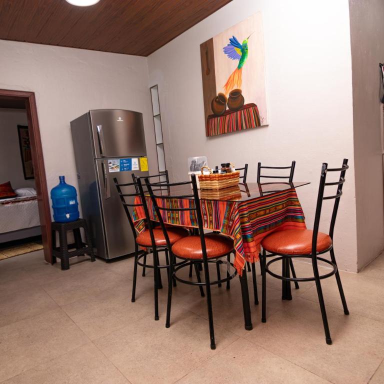 Spacious house with BBQ, patio & mountain views - Casa de 2 dormitorios - 6