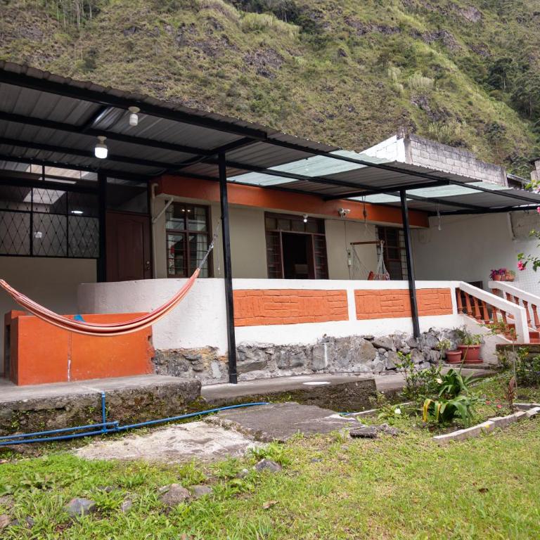 Spacious house with BBQ, patio & mountain views - Casa de 2 dormitorios - 10