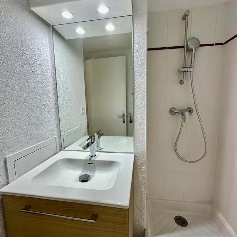 Appartement 4p, Piscine, Terrasse, Parking - Appartement 2 Chambres - 12