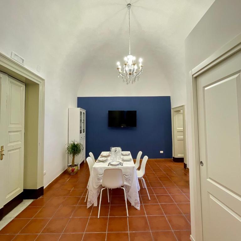 Fil's House - Two-Bedroom Apartment - 11