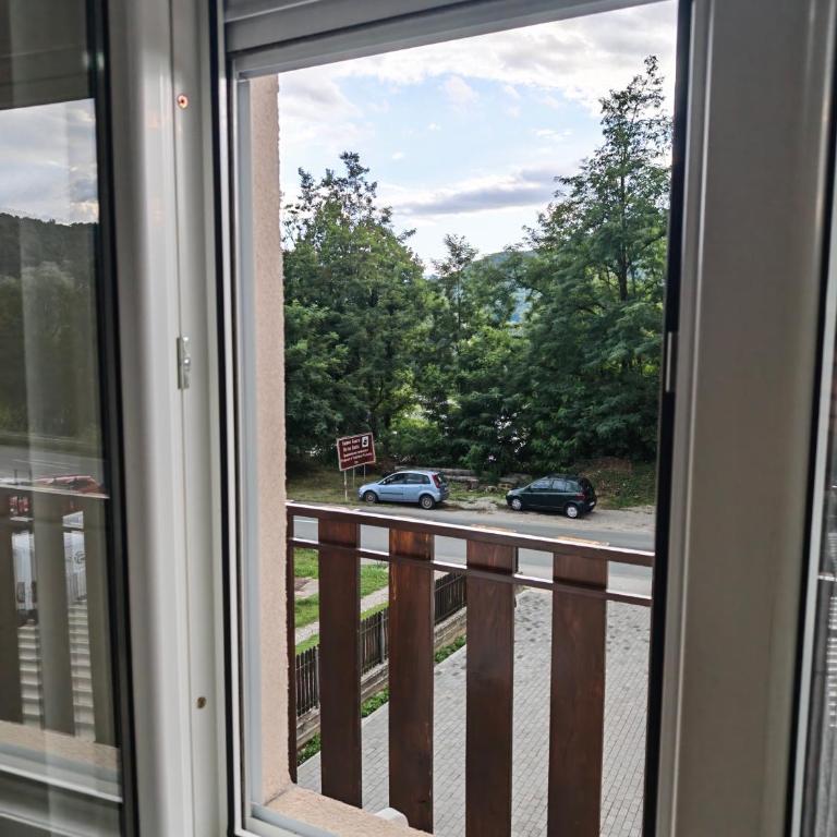 Apartman Ploče - Apartman sa 2 Spavaće Sobe i Balkonom - 3