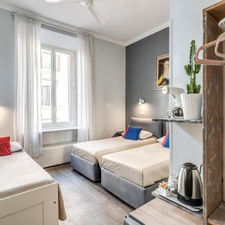 Hotel Castelfidardo - Camera Tripla Comfort con Doccia - 1