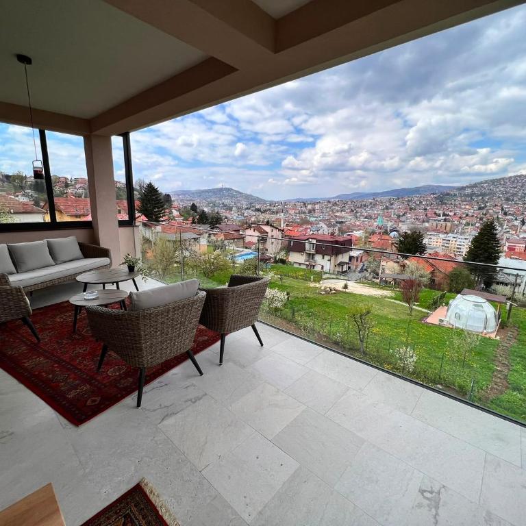 Urban Oasis Sarajevo - Panoramic View near Old Town - Apartman sa 3 Spavaće Sobe i Balkonom - 21