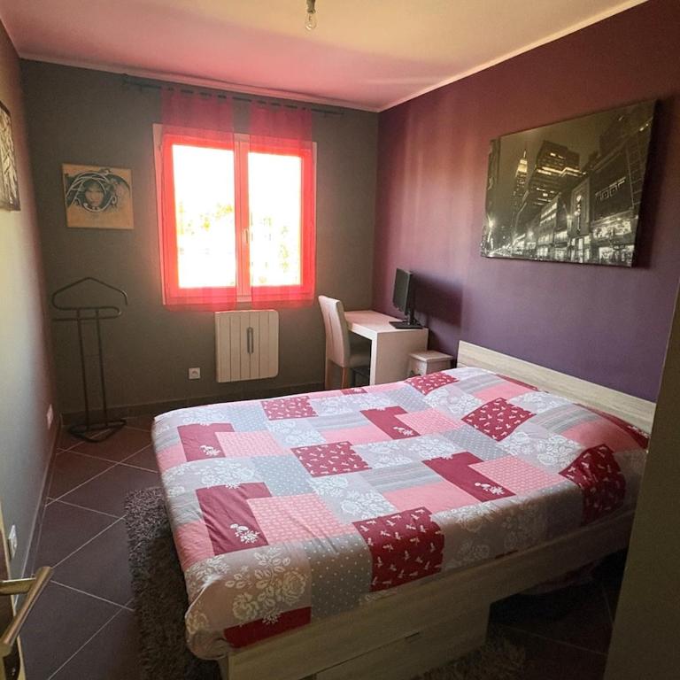Maison avec piscine à proximité de la cité - Villa - 14