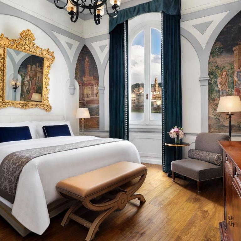 The St. Regis Florence - Deluxe King Suite with River View - 2
