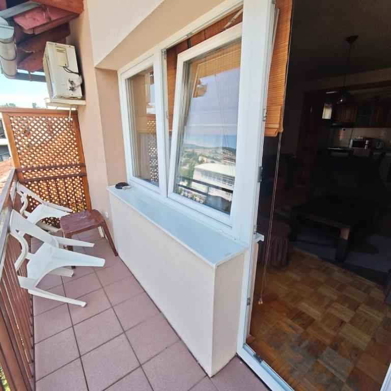 Large apartment in Velešići private house - Apartman sa 3 Spavaće Sobe i Balkonom - 9
