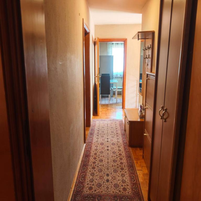 Large apartment in Velešići private house - Apartman sa 3 Spavaće Sobe i Balkonom - 12