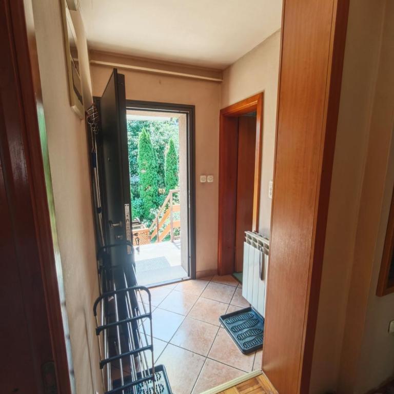 Large apartment in Velešići private house - Apartman sa 3 Spavaće Sobe i Balkonom - 18