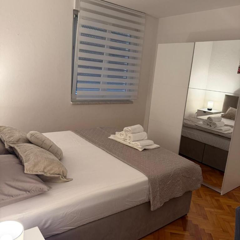 Emama Residence Mostar - Apartman sa 2 Spavaće Sobe i Balkonom - 2