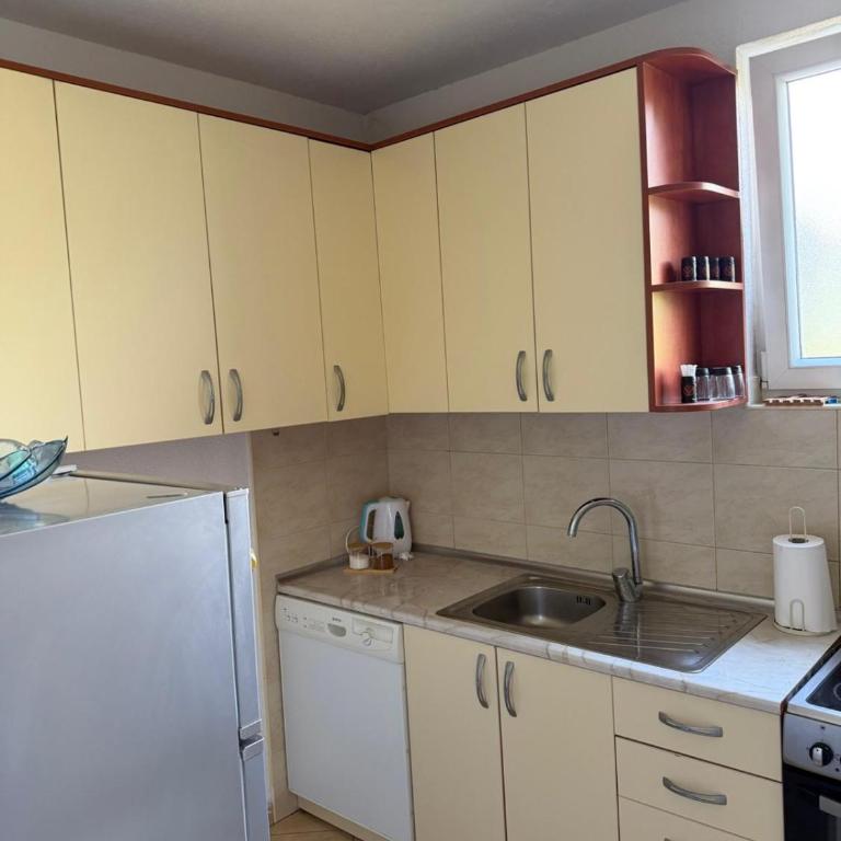 Emama Residence Mostar - Apartman sa 2 Spavaće Sobe i Balkonom - 9