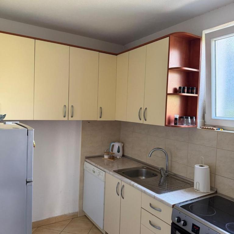 Emama Residence Mostar - Apartman sa 2 Spavaće Sobe i Balkonom - 10
