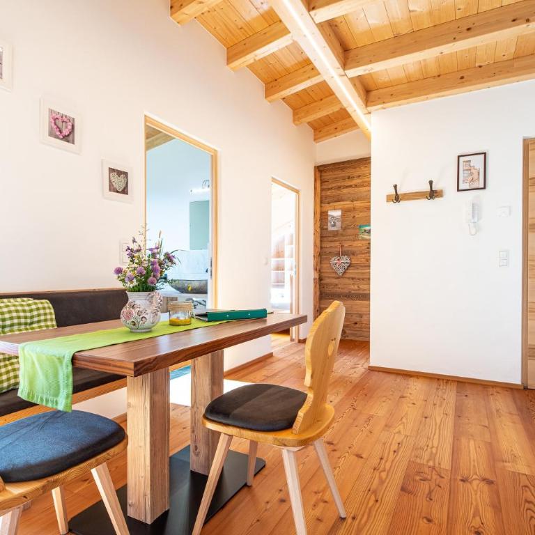 Kreuzplonhof Apt Karspitz - Superior One-Bedroom Apartment with Balcony - 1