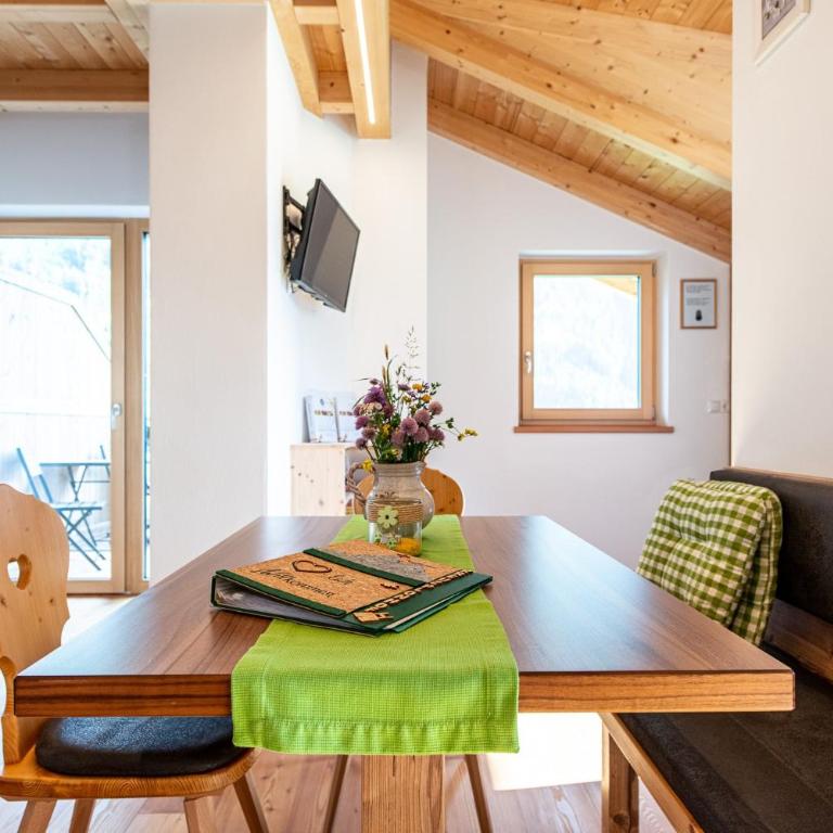 Kreuzplonhof Apt Karspitz - Superior One-Bedroom Apartment with Balcony - 29