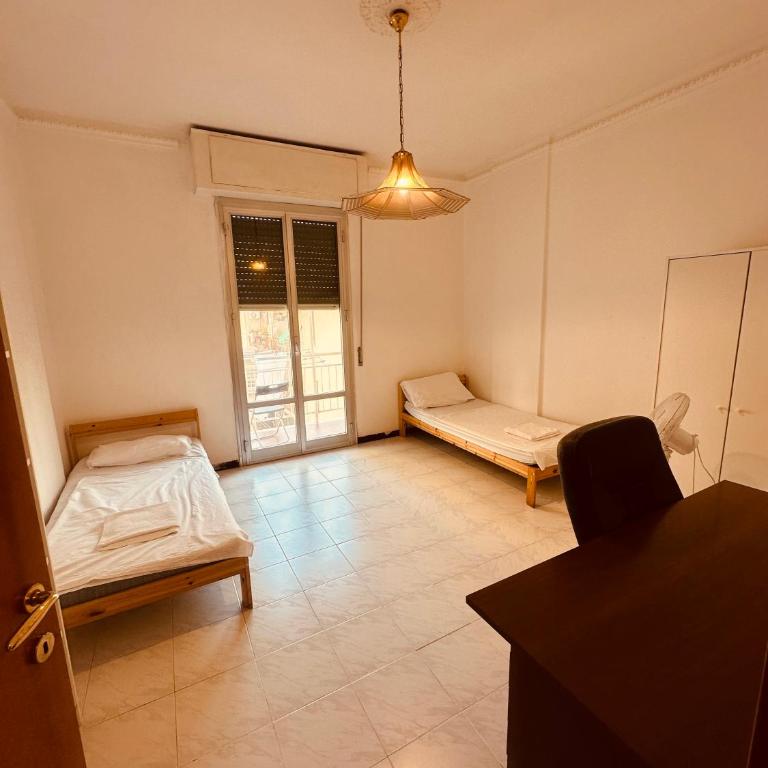 Principe Station Cozy Rooms Near Center shared bathroom - Camera Doppia con Letti Singoli - 1