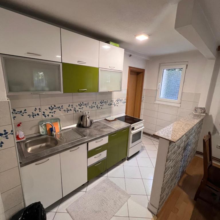 Airport Comfort Stay - Apartman sa 3 Spavaće Sobe - 9