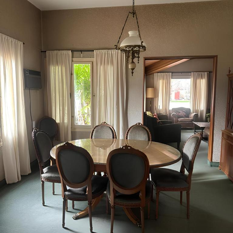 Chacra Los Cipreses - Casa completa con gran parque arbolado, 7 personas, entorno tranquilo - Vacation Home - 11
