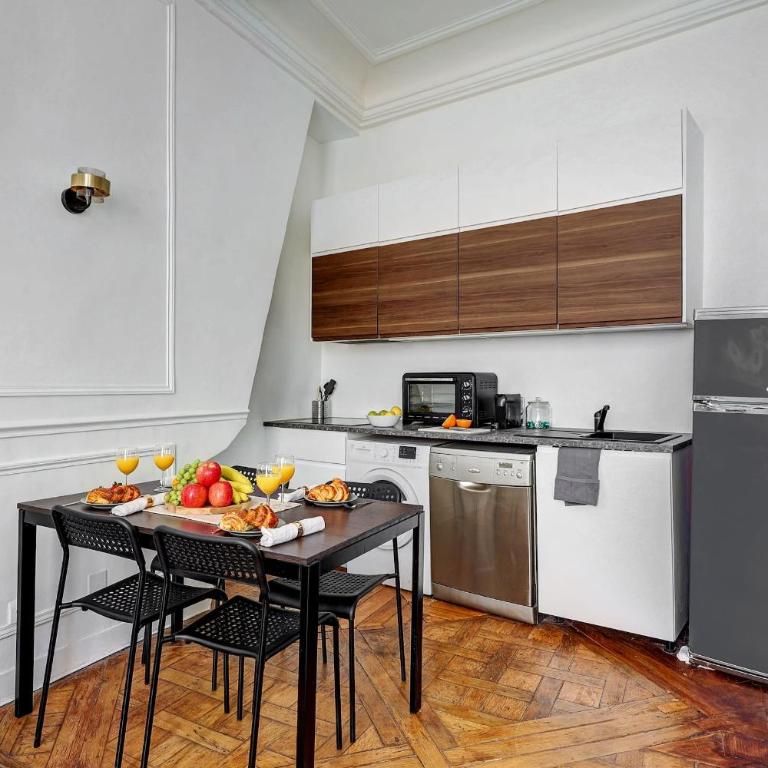 BnBNova - 1BR - Heart of Le Marais - Apartment - 12