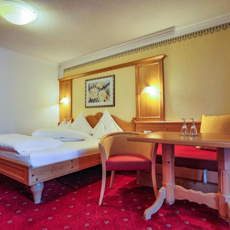 Hotel Alpina - Comfort Doppelzimmer mit Balkon - 6
