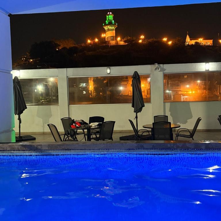 Suite in Puerto Santa Ana with views of the river and Las Peñas - Apartamento de 2 dormitorios - 10