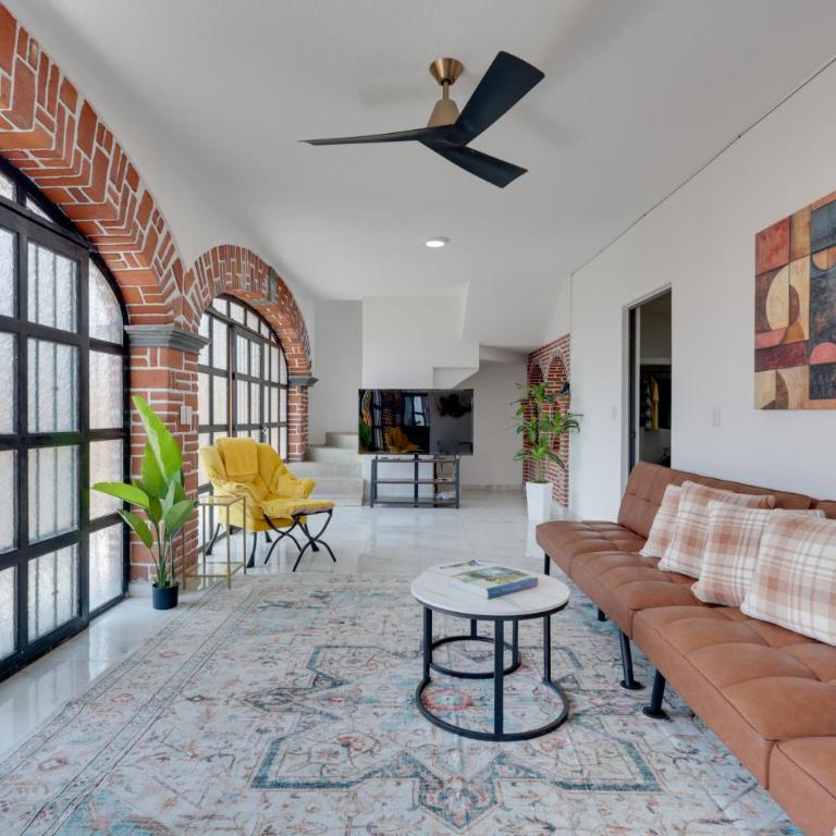 Stylish & Spacious Unit w/ Deck in Cuernavaca - Casa - 7