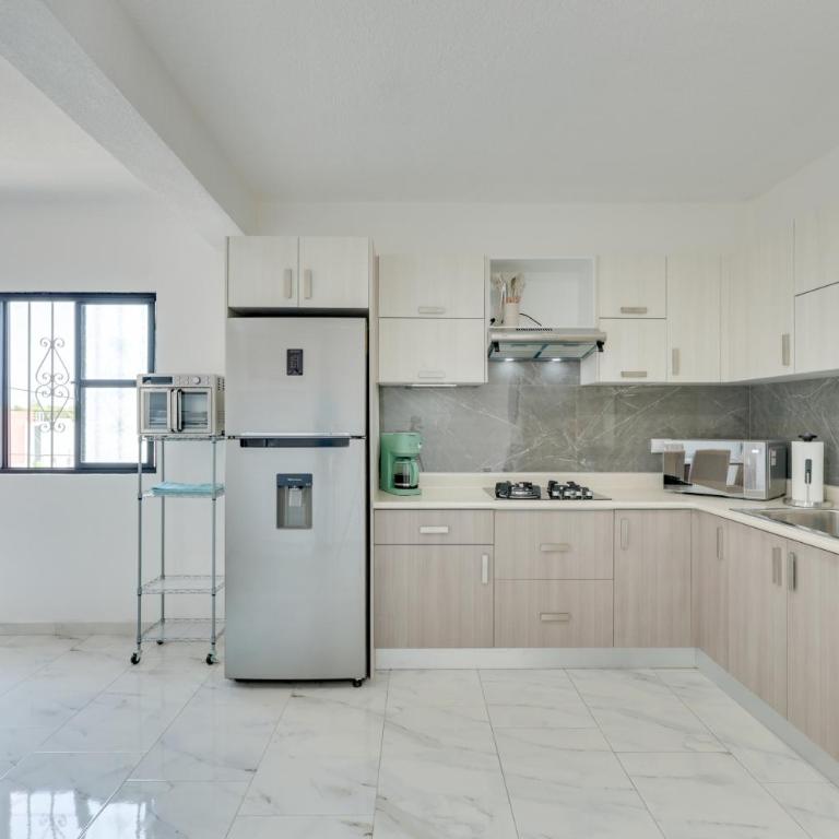 Stylish & Spacious Unit w/ Deck in Cuernavaca - Casa - 10