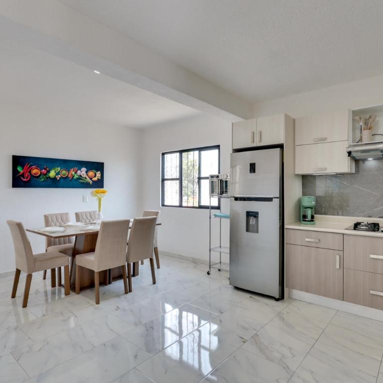 Stylish & Spacious Unit w/ Deck in Cuernavaca - Casa - 11