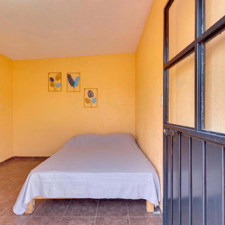 Stylish & Spacious Unit w/ Deck in Cuernavaca - Casa - 24