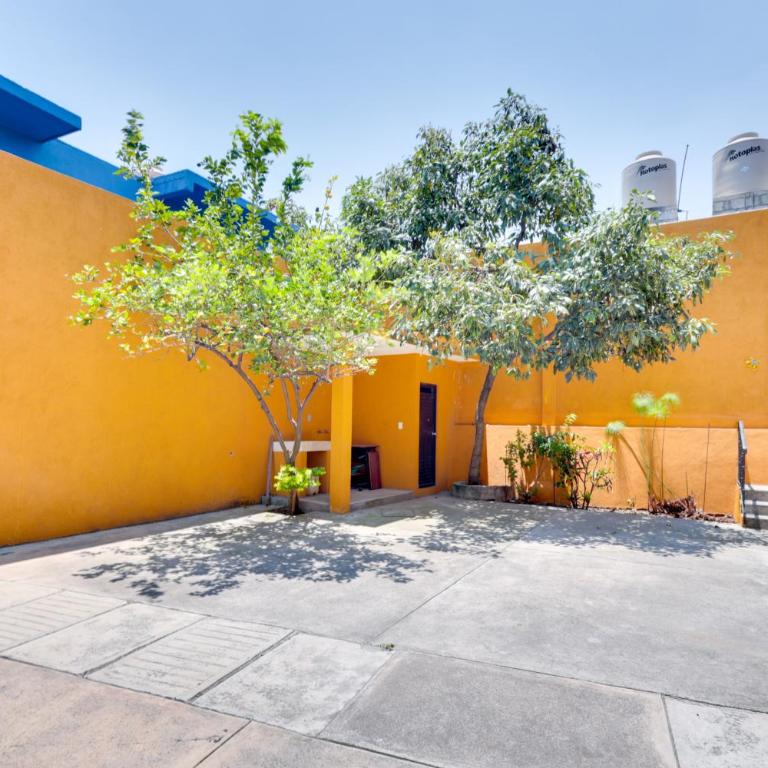 Stylish & Spacious Unit w/ Deck in Cuernavaca - Casa - 37