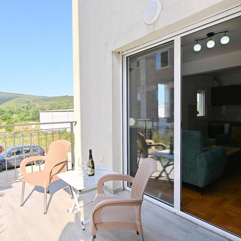 VAB Apartment - Two-Bedroom Apartment with Terrace - 12