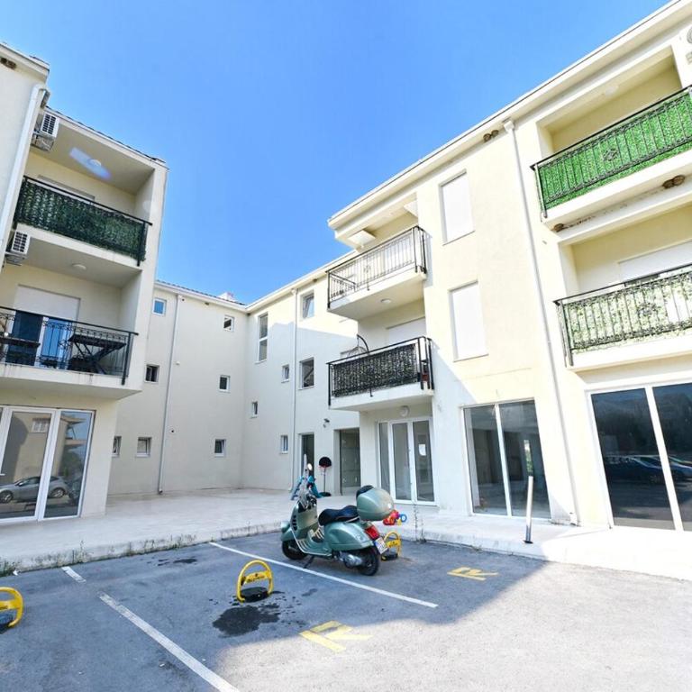 VAB Apartment - Two-Bedroom Apartment with Terrace - 34