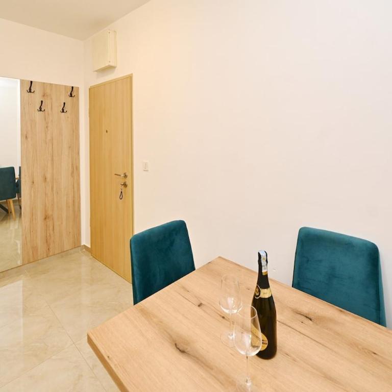 VAB Apartment - Two-Bedroom Apartment with Terrace - 49