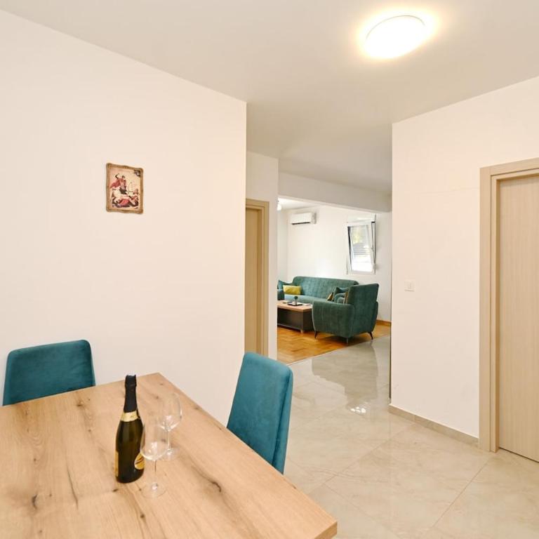 VAB Apartment - Two-Bedroom Apartment with Terrace - 56