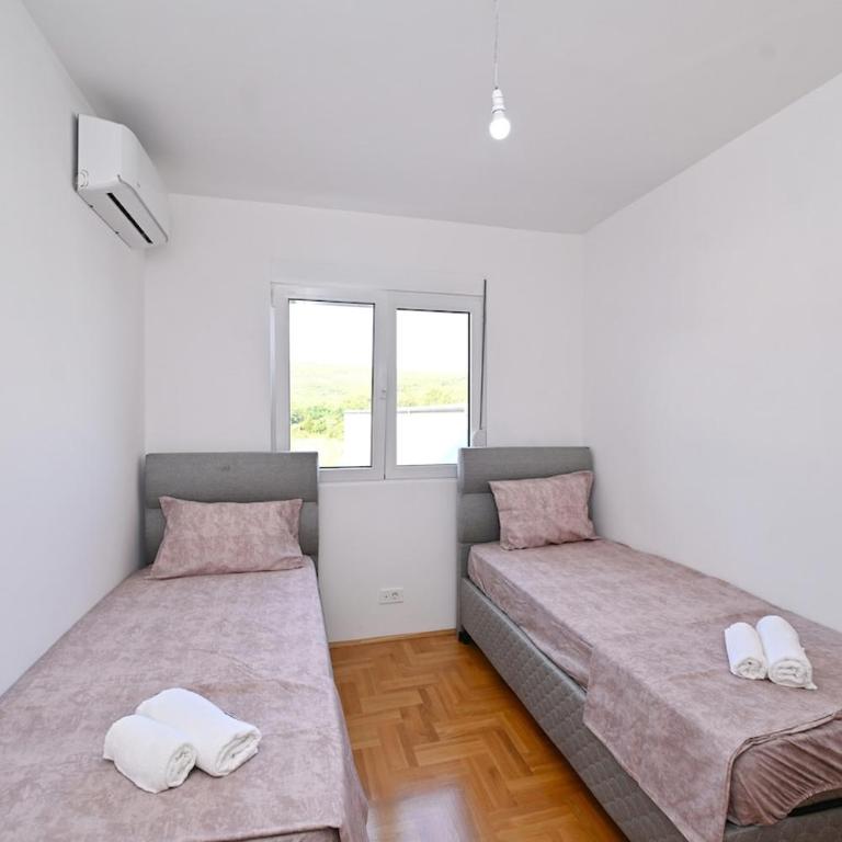 VAB Apartment - Two-Bedroom Apartment with Terrace - 57
