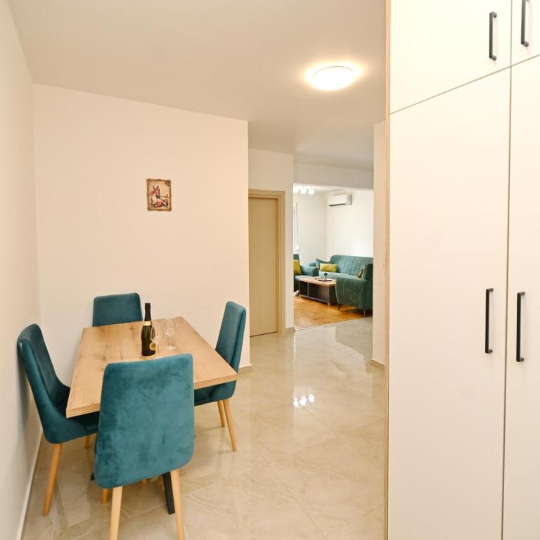VAB Apartment - Two-Bedroom Apartment with Terrace - 72