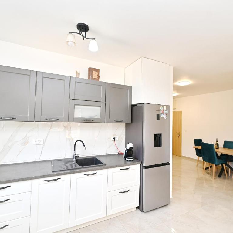 VAB Apartment - Two-Bedroom Apartment with Terrace - 76