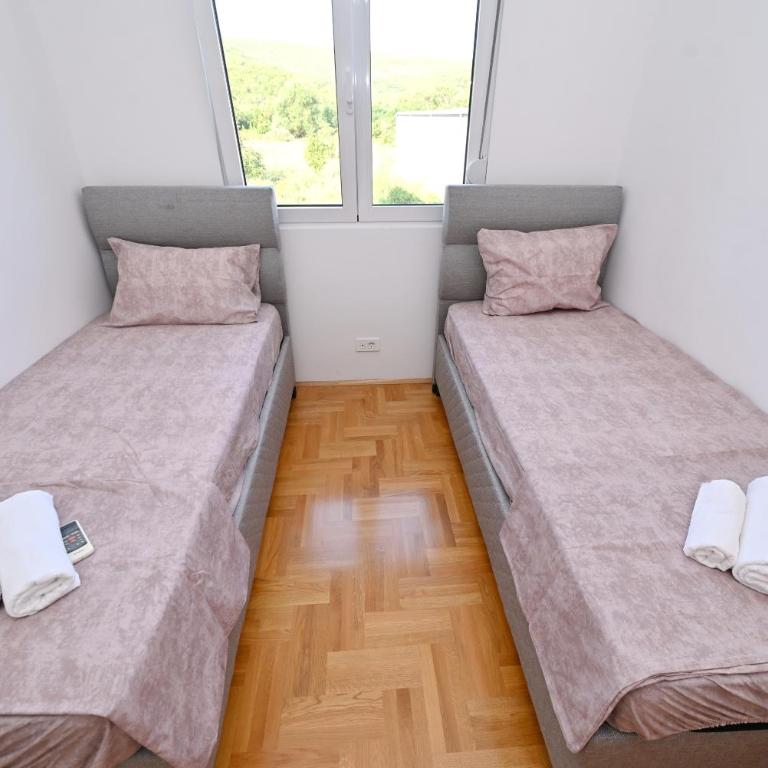 VAB Apartment - Two-Bedroom Apartment with Terrace - 85