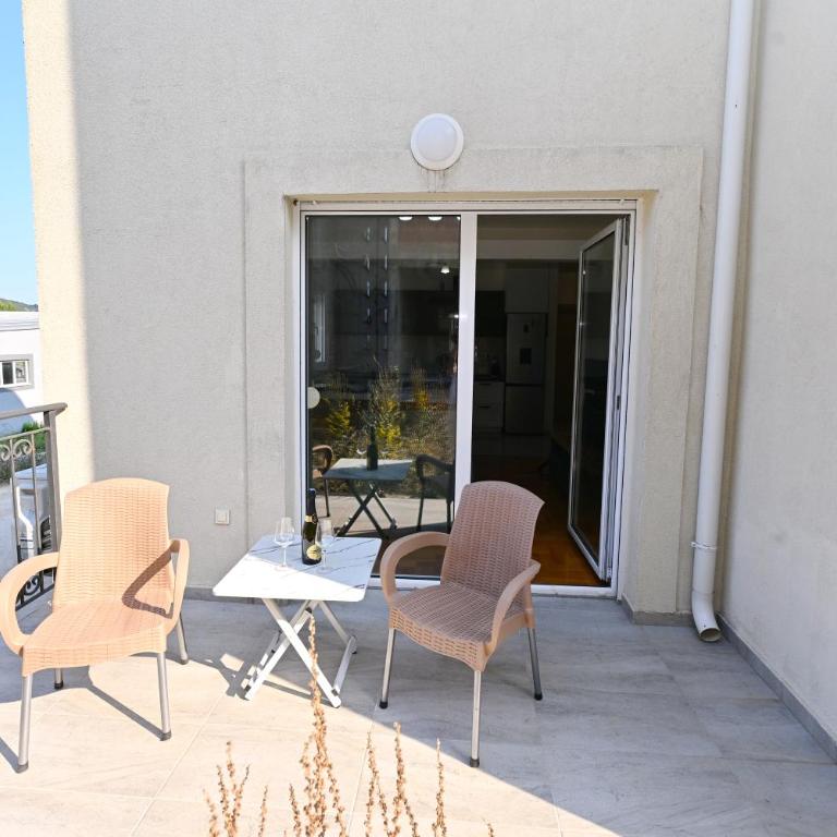 VAB Apartment - Two-Bedroom Apartment with Terrace - 87