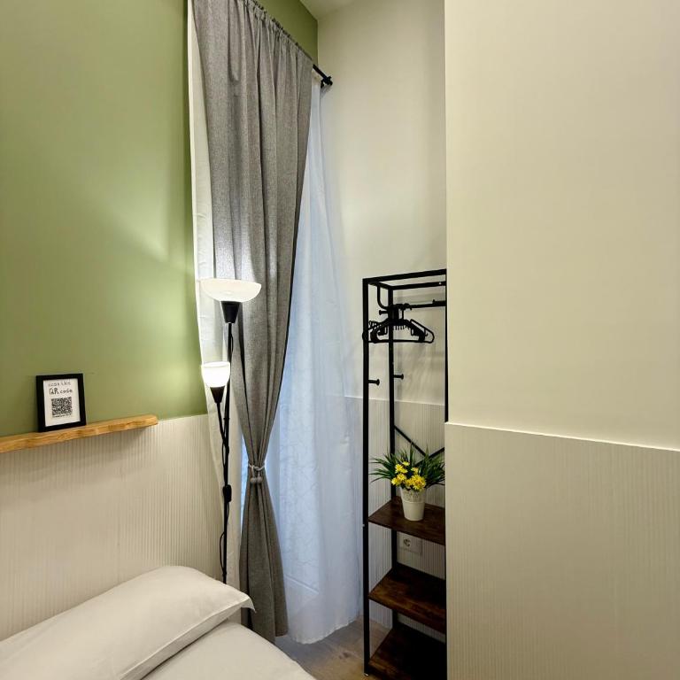 MERY&INES guest house Central Station - Camera Singola con Bagno Privato - 3