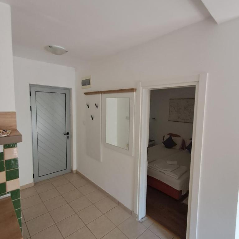 Resort "Maslinjak" - Apartman s 1 Spavaćom Sobom i Pogledom na Bazen - 6
