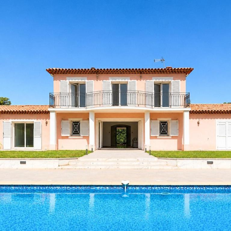 Modern Villa in a Quiet Location - Villa - 1