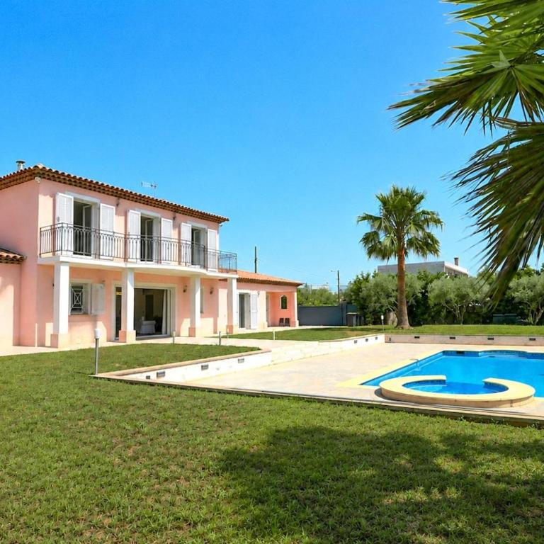 Modern Villa in a Quiet Location - Villa - 5